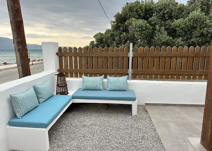 Asaminthos Nyaraló *